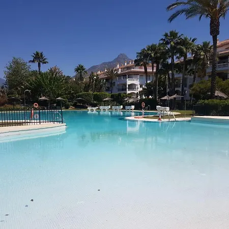 Puerto Banus 2 Rooms, 4 Personas Bajo Con Jardin Appartement *